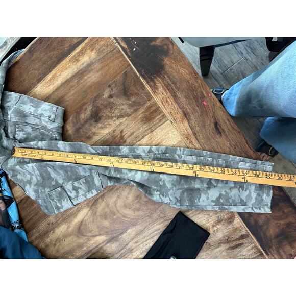 Spanx Women's Gray Camouflage Print Stretch Twill Cargo Jogger Pants Size Large - Picture 5 of 8